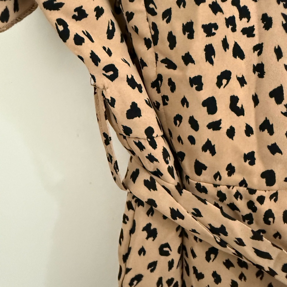 Pink lily leopard printed romper - Picture 5 of 14